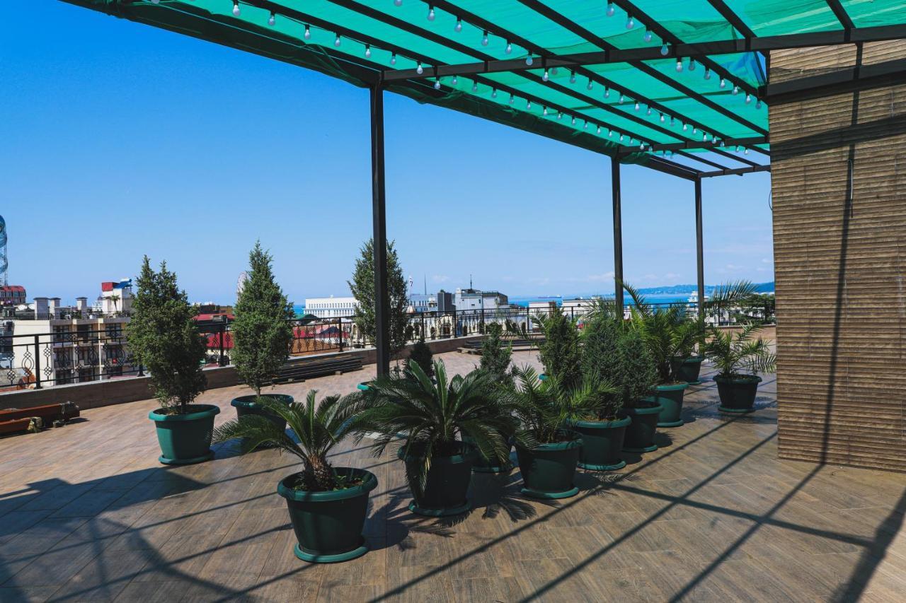 Old Garden Hotel Batumi Esterno foto